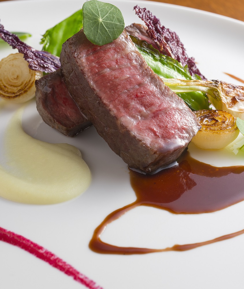 MAIN DINING CABANA（メインダイニング　カバーナ）